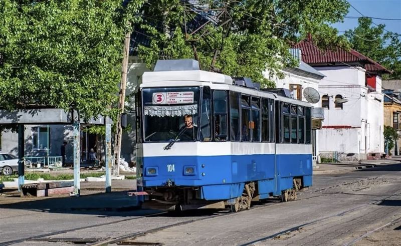 Өскеменде трамвай өртенді