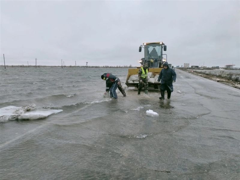 Какие трассы закрыли в Казахстане из-за паводков