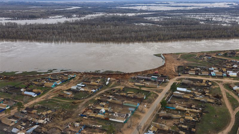 Земляные валы и свыше 5 тысяч военных: ЗКО готовится к большой воде