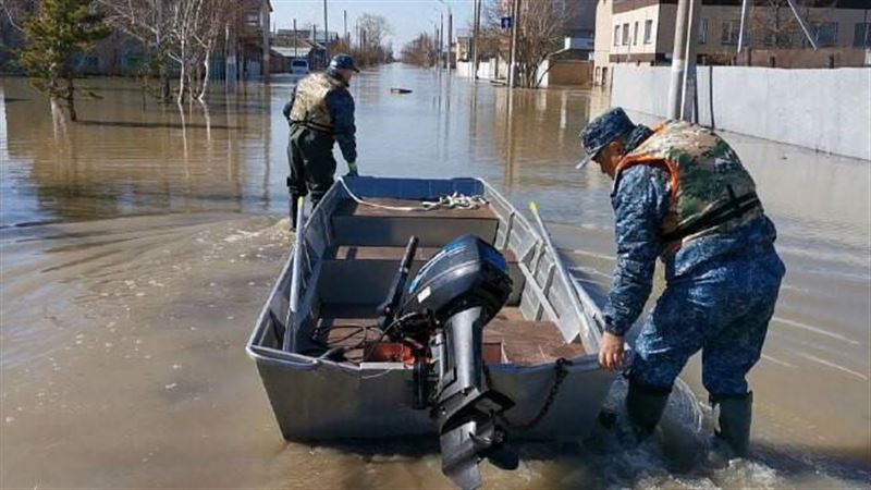 Петропавловские полицейские сменили служебные авто на лодки 