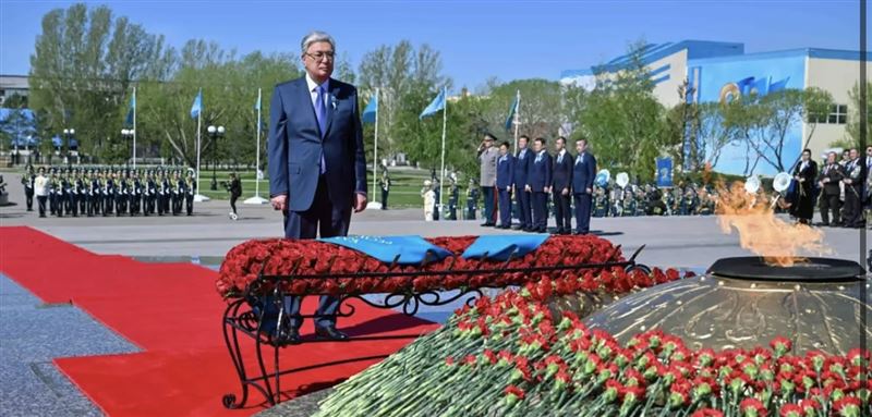 Мемлекет басшысы Қасым-Жомарт Тоқаев қазақстандықтарды Жеңіс күнімен құттықтады