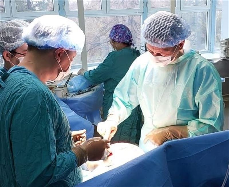 Алматылық дәрігерлер күрделі гемофилия диагнозы қойылған науқастың аяғына ота жасап, өмірін сақтап қалды