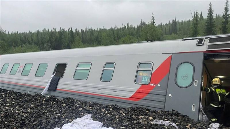 Ресейде 9 вагон рельстен шығып, 70 жолаушы жарақат алды