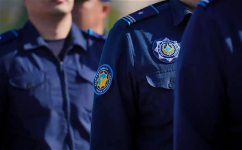 Оралда оқ жарақатын алған полиция қызметкері көз жұмды