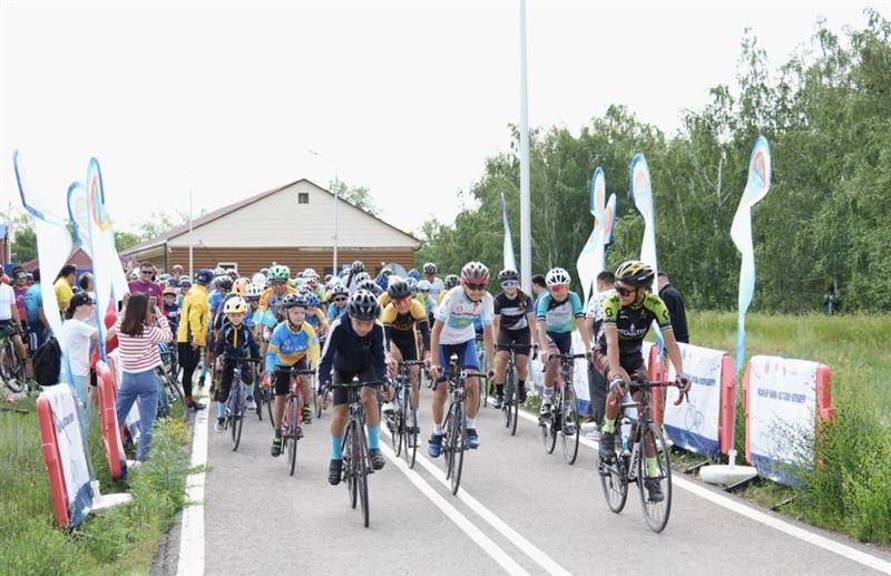 605 спортсменов-любителей приняли участие в велопробеге ко Дню столицы