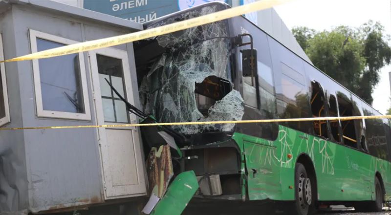 ДТП с автобусом в Алматы: задержанную отпустили под домашний арест