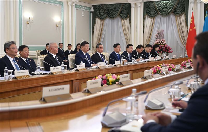 Касым-Жомарт Токаев и Си Цзиньпин провели переговоры в расширенном составе