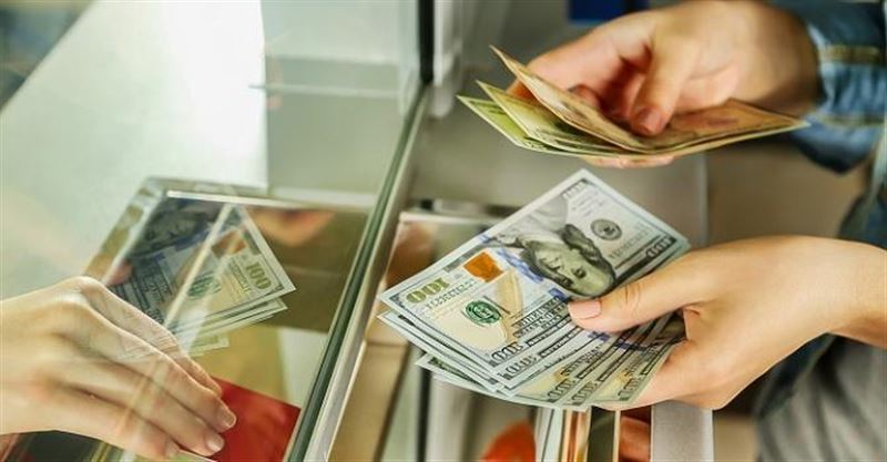 Курс доллара незначительно вырос в Казахстане