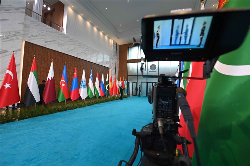 900 журналистов из разных стран освещают саммит ШОС в Астане   