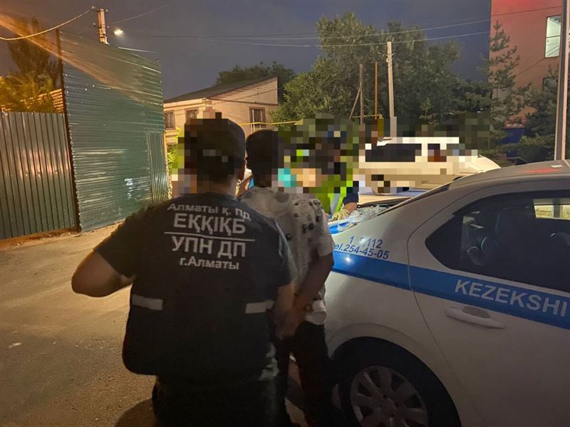 Иностранцы-наркозакладчики задержаны в Алматы