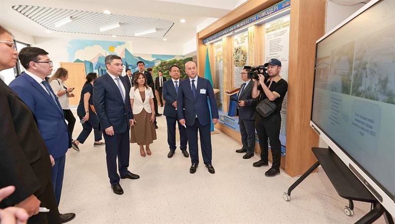 Исполнение поручений президента в образовательной сфере проверил премьер-министр в ходе рабочей поездки в Алматы