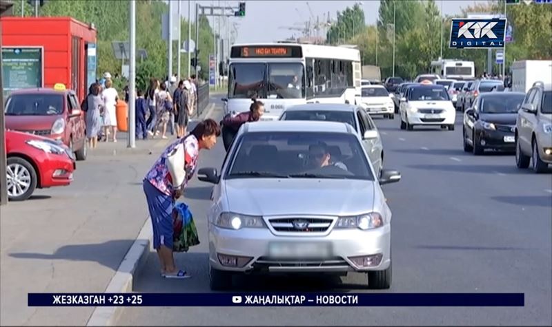 С 1 января водители праворульных автомобилей не смогут оказывать услуги такси