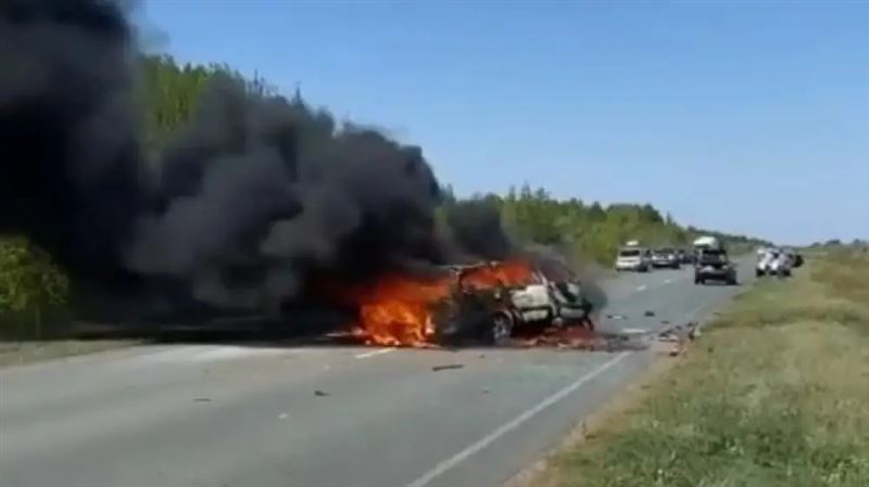 Мужчина сгорел в салоне автомобиля после жуткого ДТП в ЗКО