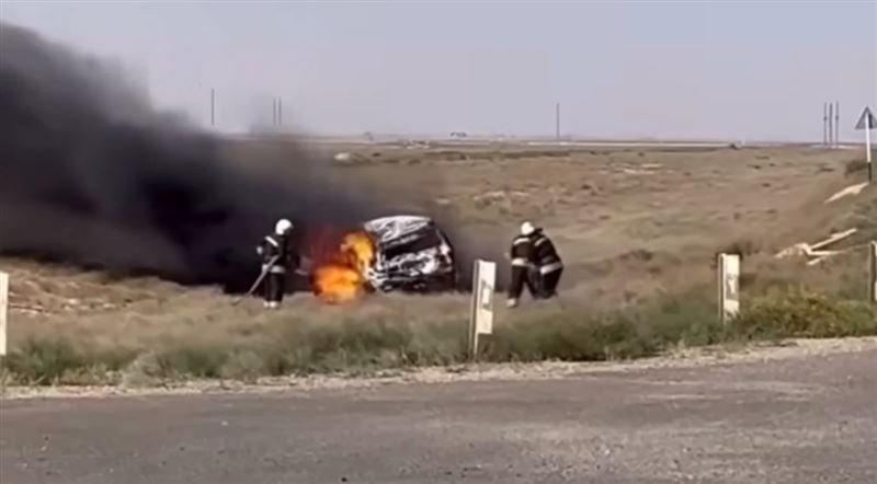 Автомобиль горел в Мангистау: погиб ребенок, семь человек пострадали