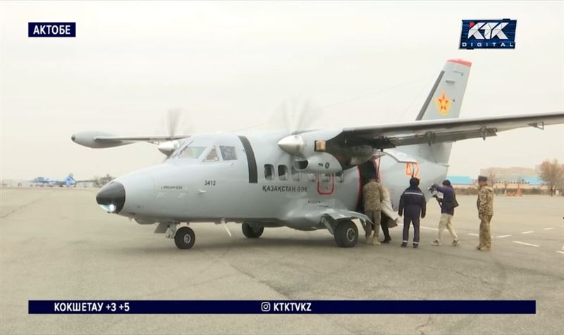 В Актобе курсанты показали мастерство на новых самолетах L-410