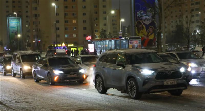 Астанада қарлы бораннан пайда болған кептеліс жол қозғалысына қалай әсер етті