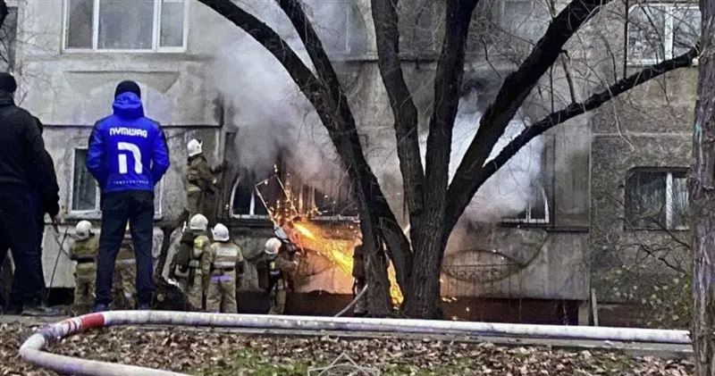 Бүгін түнде Қызылордадағы бес қабатты тұрғын үйден өрт шығып, 43 адам эвакуацияланды