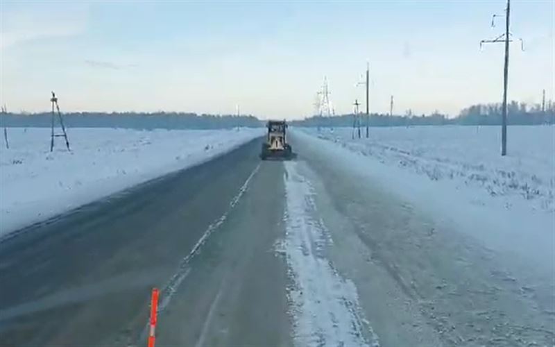 Движение ограничили на участке международной трассы в ВКО из-за непогоды