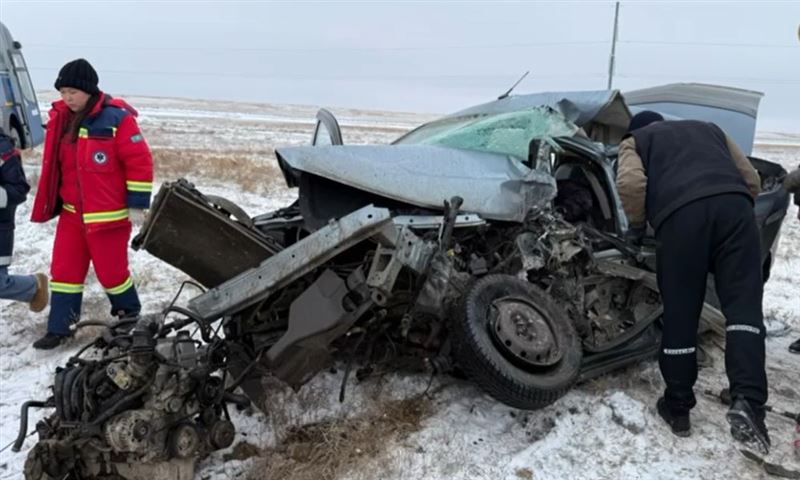 Два человека погибли в ДТП на трассе в Атырауской области