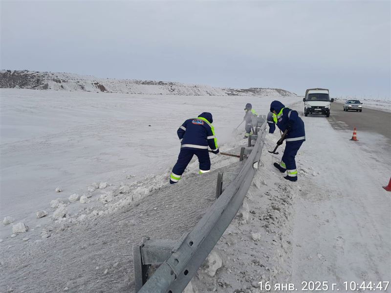 В ряде регионов Казахстана введено ограничение движения на трассах