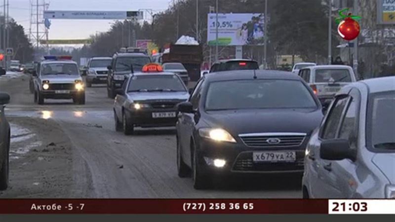 Павлодарские таксисты не собираются тратиться на детские автокресла