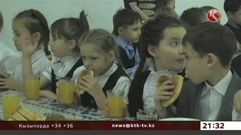 В новом учебном году школьники, возможно, будут питаться в уличных забегаловках