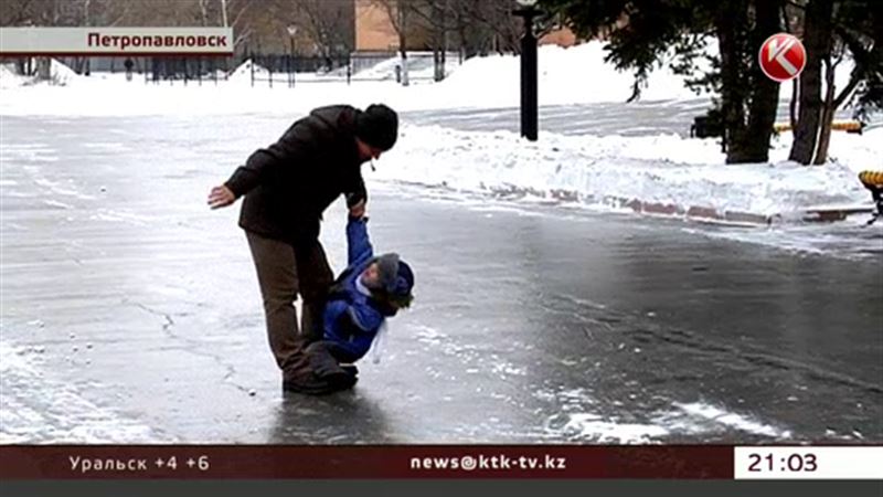 Жизнь Петропавловска парализовал гололед