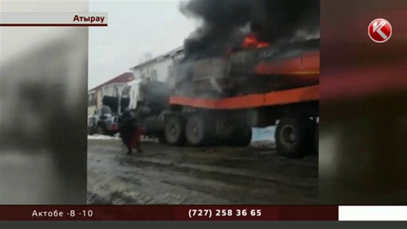 В пригороде Атырау взорвался бензовоз