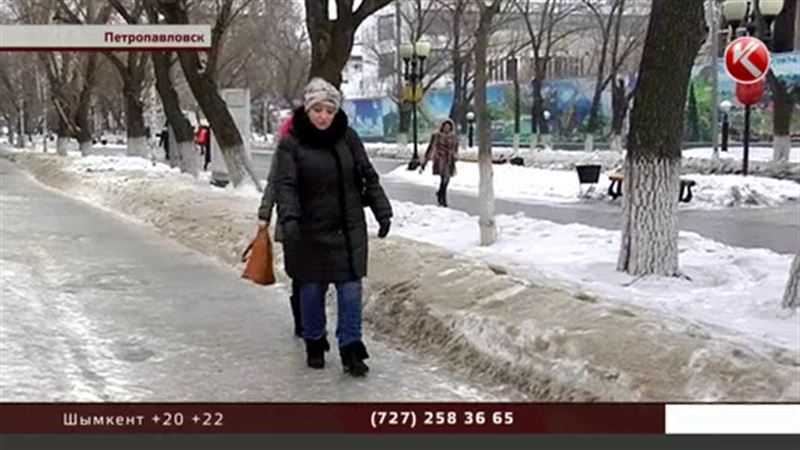 Из-за сильнейшего гололеда отменили занятия в школах Петропавловска