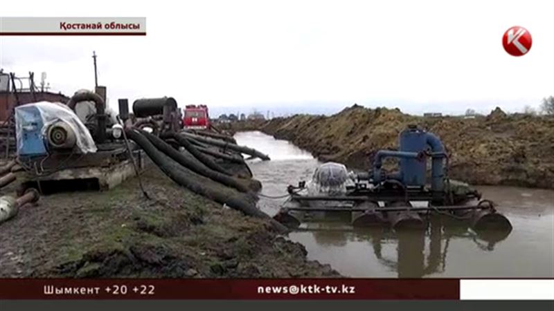 Қостанай облысының әкімі Архимед Мұхамбетов топан су басқан ауылға келмей қалды