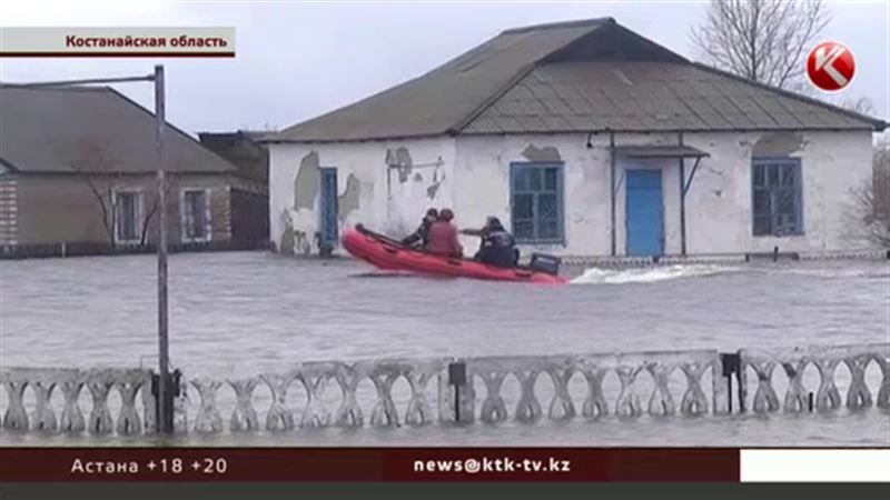 Тонущему в Костанайской области поселку добавили бед дожди