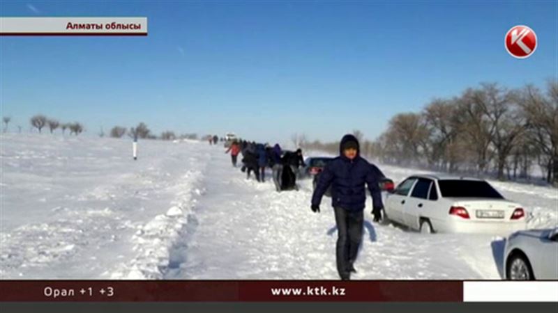 Алматы облысында қар құрсауында қалған 113 адам құтқарылды