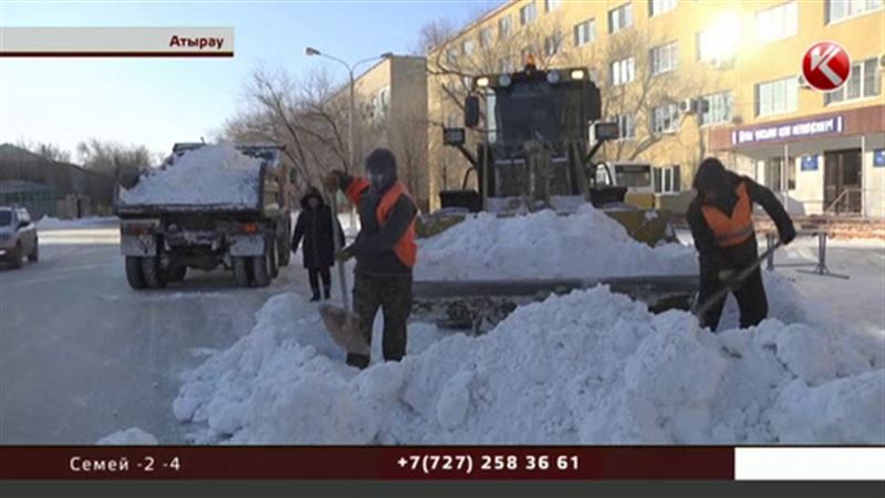 Атырауда көктайғақтан тайып қол аяғын сындырғандар ауруханаларға сыймай жатыр