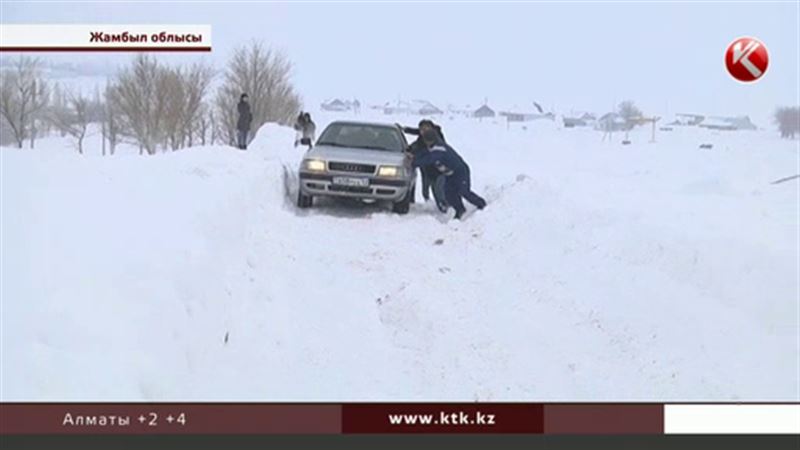 Жамбыл облысында бірнеше ауыл қар құрсауында қалып қойды