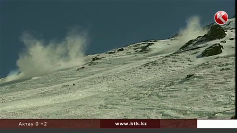 143 человека оказались под лавинами в окрестностях Алматы за 50 лет