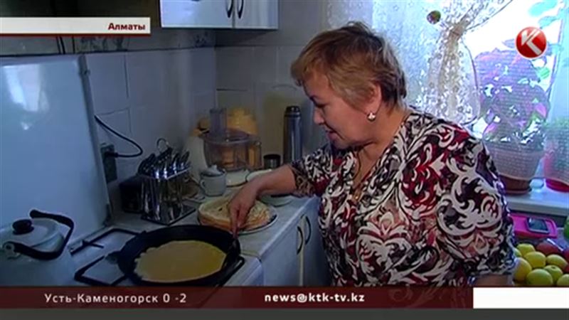 Страна встала у сковородок: казахстанские хозяйки делятся эксклюзивными рецептами блинов