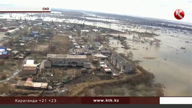 Пенсионеры Заречного, ставшего островом, не хотят эвакуироваться из-за книг