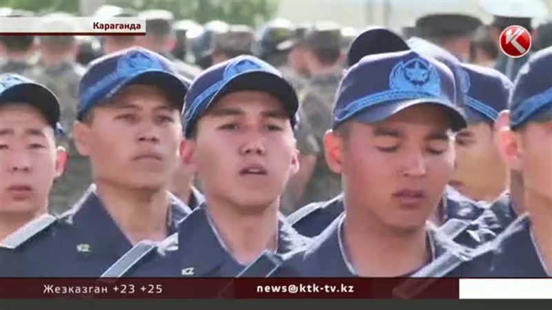 В Караганде провожали солдат - на ЭКСПО