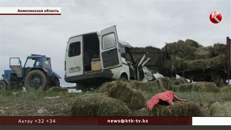 «ГАЗель» с пассажирами врезалась в трактор, есть погибшие 