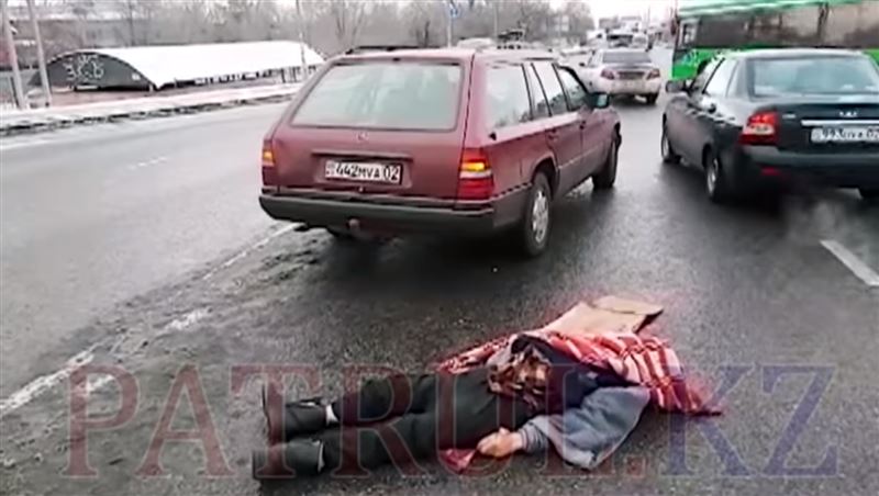 ВИДЕО: пожилого мужчину сбили насмерть в Алматы