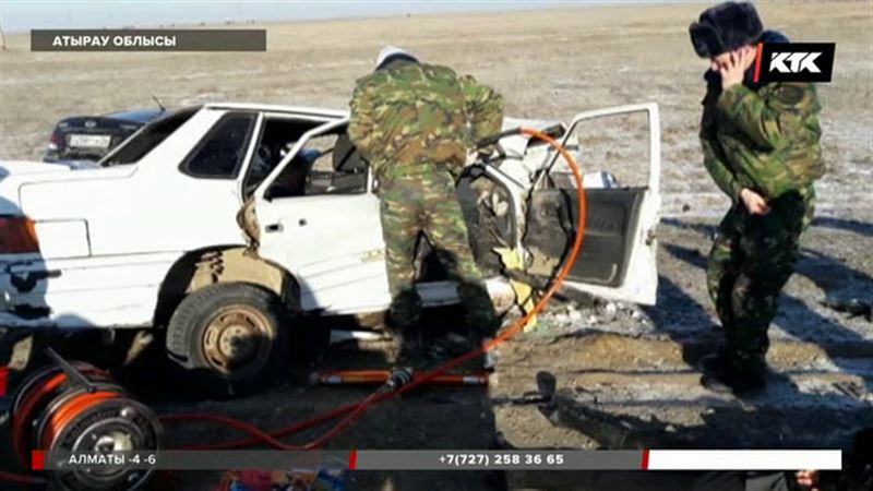 Атырау облысында жантүршігерлік жол апаты 5 адамның өмірін жалмады