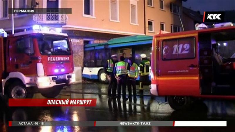 Автобус с детьми попал в страшную аварию в Германии