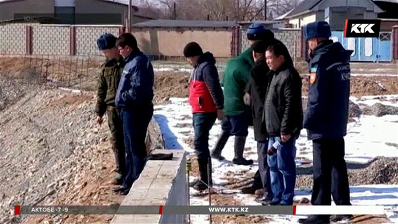 В ЮКО ищут 7-летнего мальчика, упавшего в реку