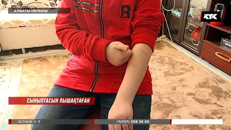 Алматы облысында 12 жастағы  қыз сыныптасын пышақтап тастады