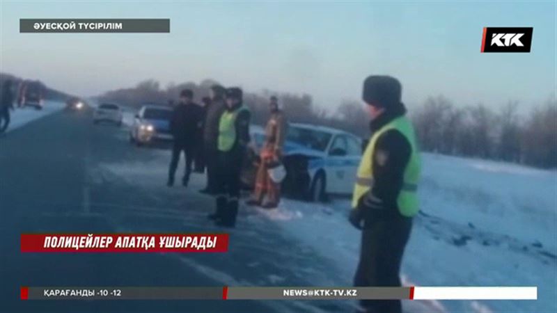 Батыста қызметтік көлік мінген полицейлер жол апатына ұшырады