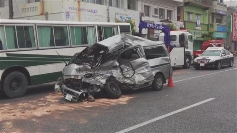 ДТП со школьным автобусом в Японии: пострадали 18 человек