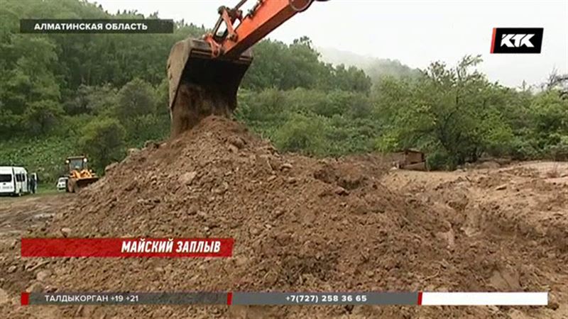 Алматинские коммунальщики обвинили в потопе самих горожан