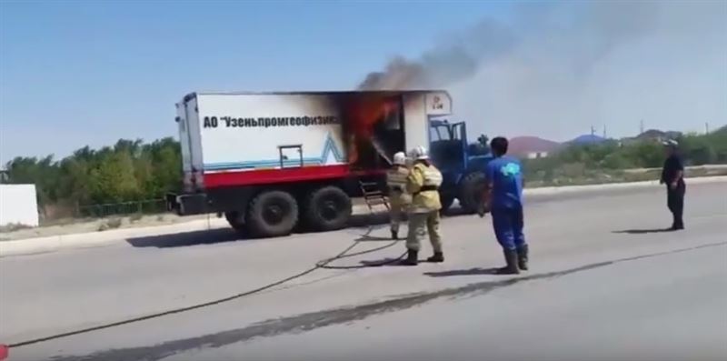 ВИДЕО: Жаңаөзенде жанармай бекетінде көлік өртеніп кетті